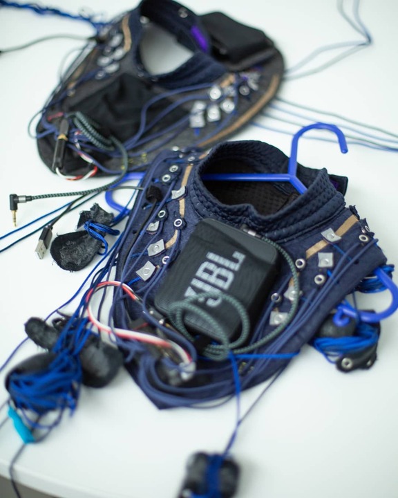 2469239325705161201_2469239322660298244